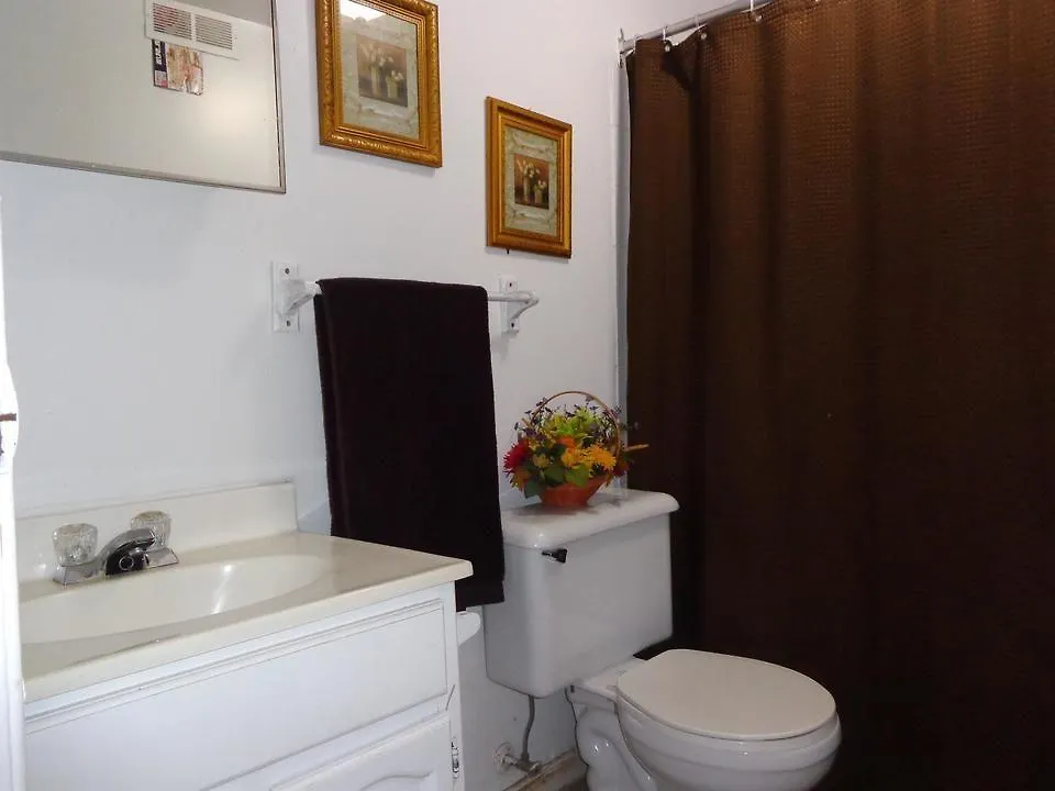Adib Apartments - 931 Pinecrest Rd, Unit B Ottawa