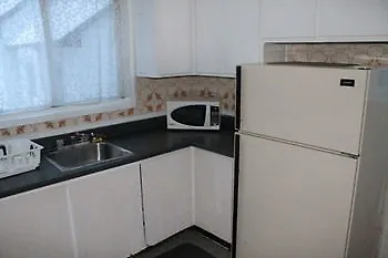 Adib Apartments - 931 Pinecrest Rd, Unit B Ottawa